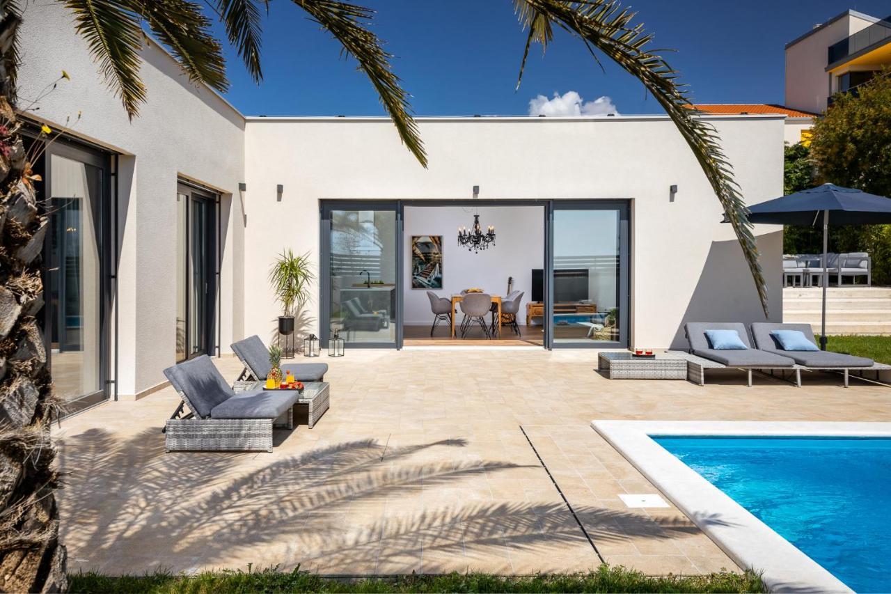 Belvedere Holidays Villas Новиград Екстериор снимка