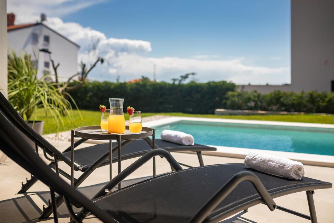 Belvedere Holidays Villas Новиград Екстериор снимка