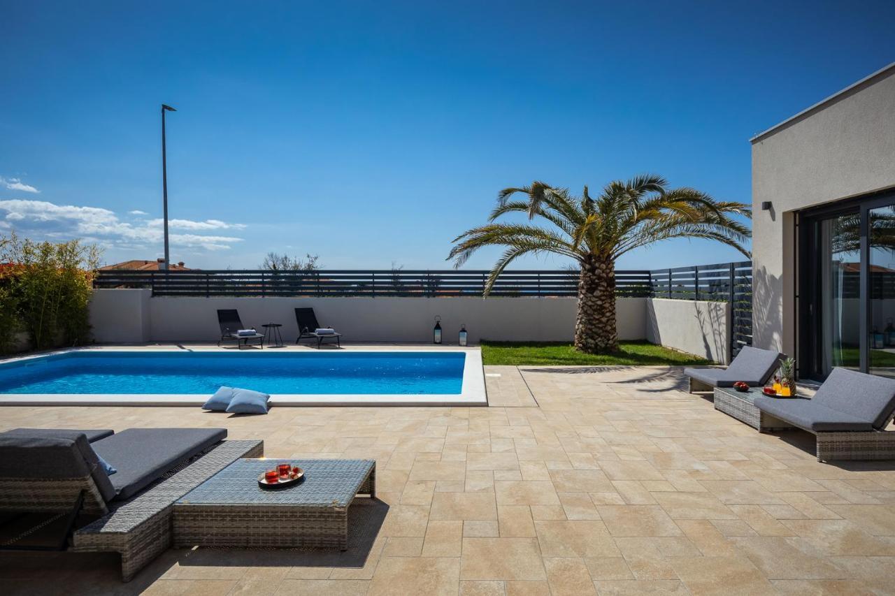 Belvedere Holidays Villas Новиград Екстериор снимка