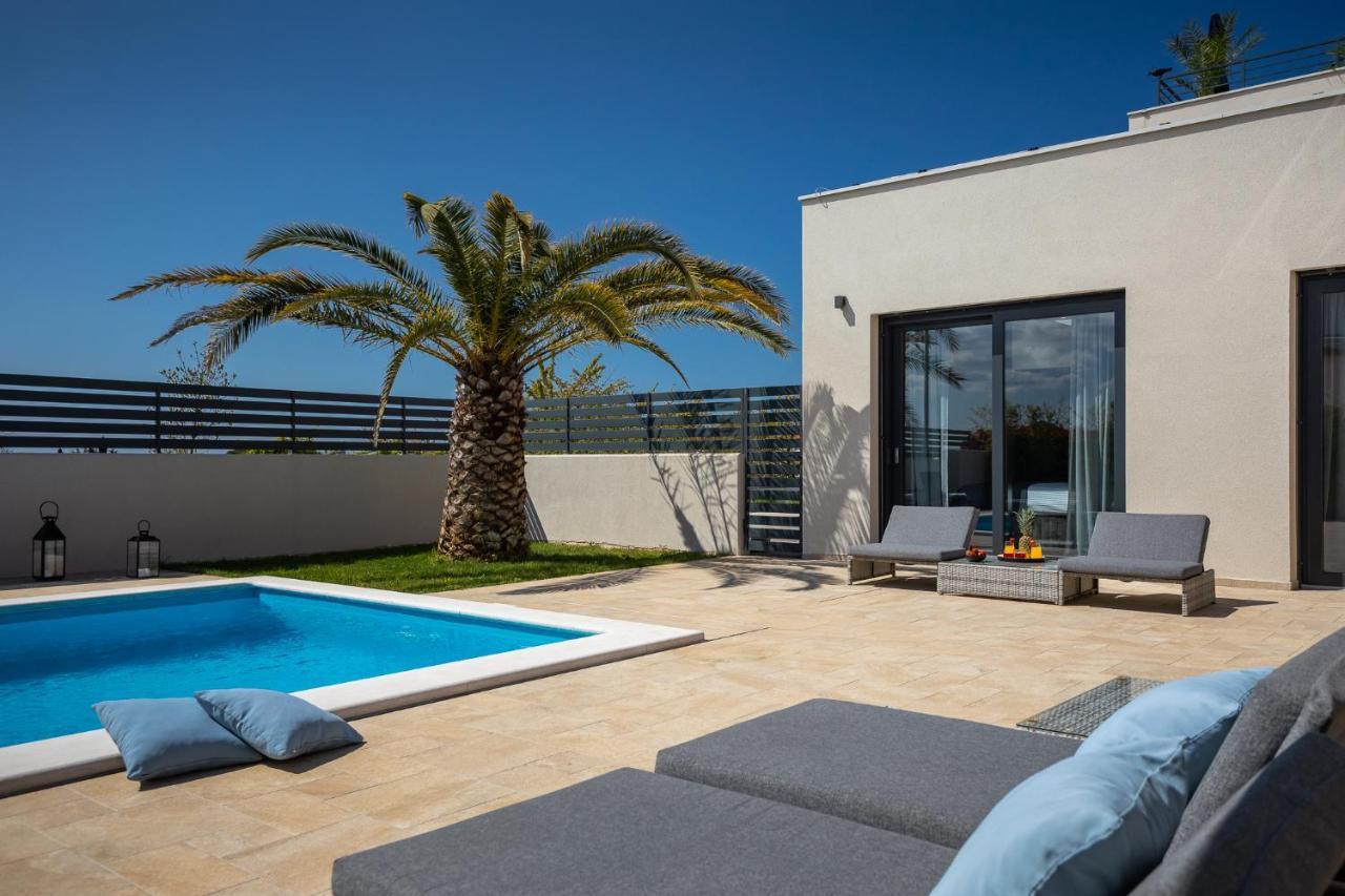 Belvedere Holidays Villas Новиград Екстериор снимка