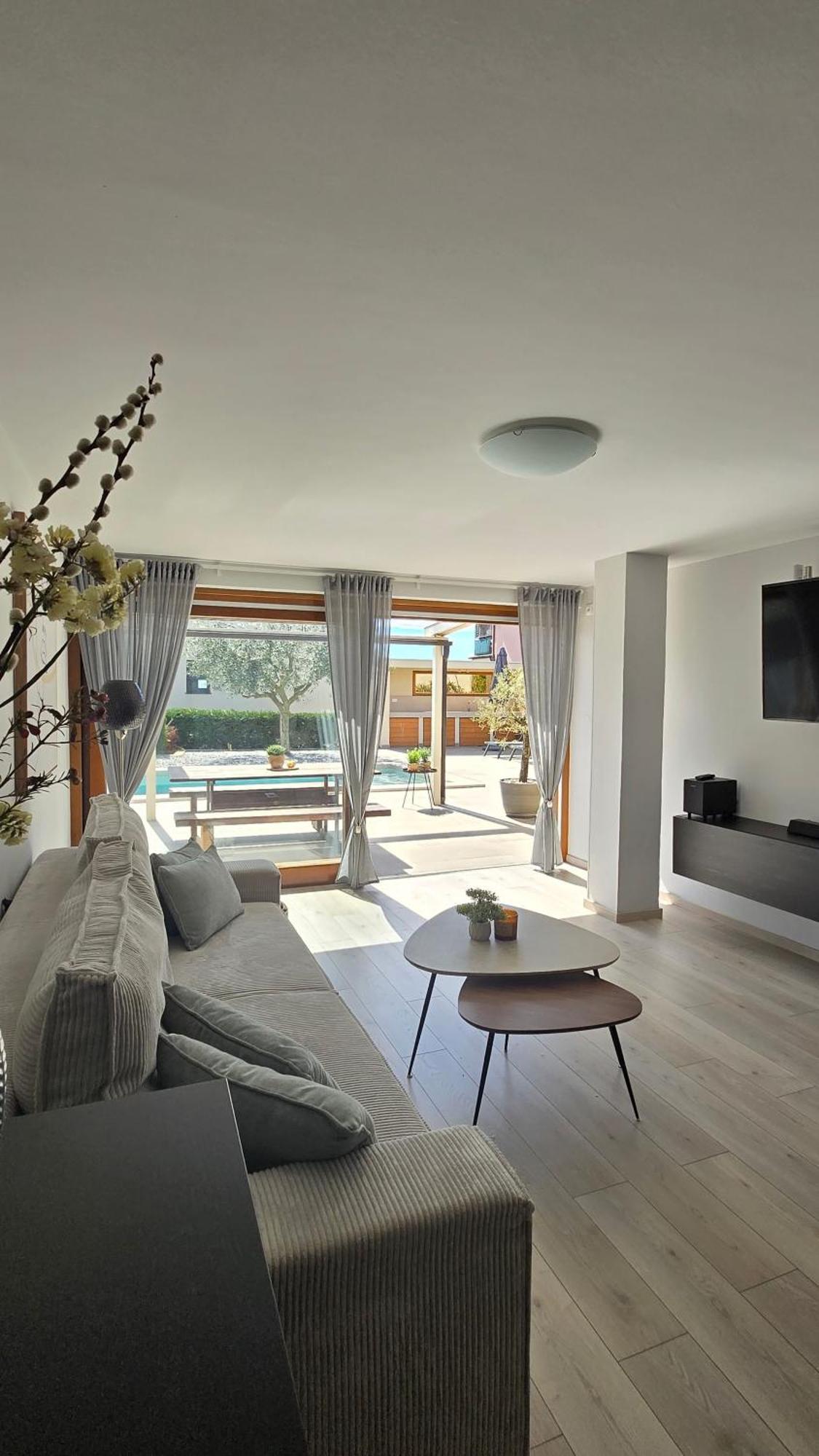 Belvedere Holidays Villas Новиград Екстериор снимка